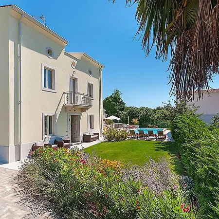 Holiday home Bruna *