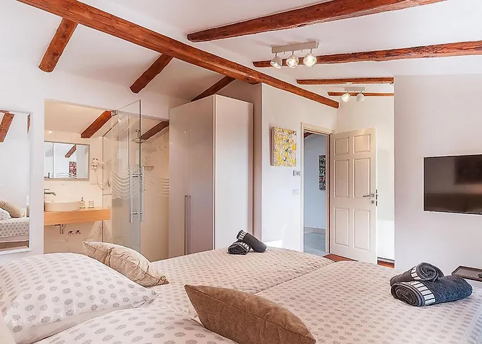 Semesterbostad Bruna *