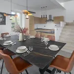 Bruna 度假居 *