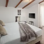 Bruna * 波雷奇